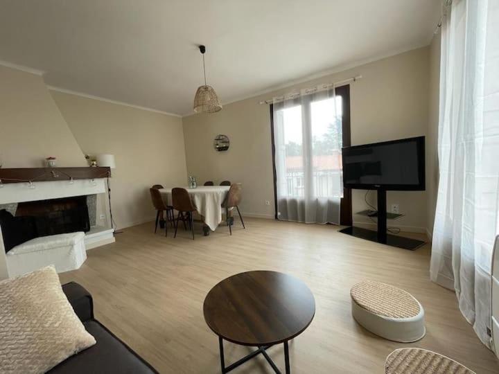 Lg Rite Appartement Avec Jardin Prades  Rum bild
